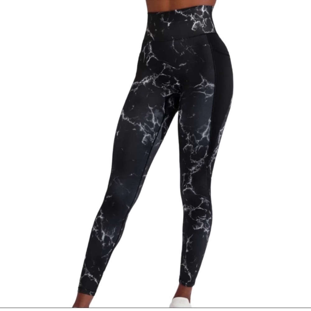 Buffbunny rebel pocket legging NWT